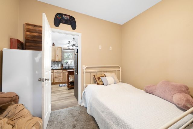 809 4th Ave NW, Minot, ND 58703