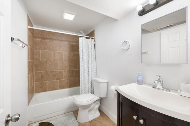 809 4th Ave NW, Minot, ND 58703