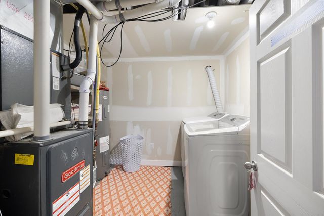 809 4th Ave NW, Minot, ND 58703