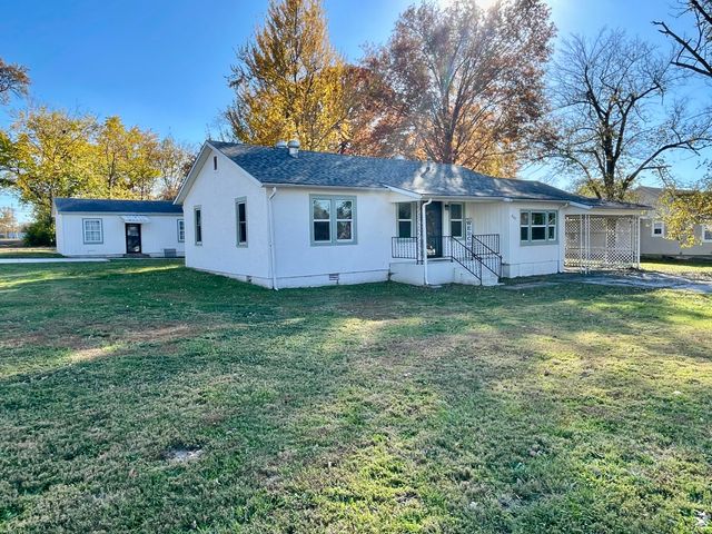 840 E Dorris Avenue, Mountain Grove, MO 65711