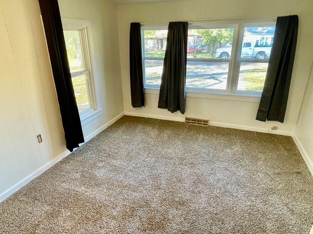 840 E Dorris Avenue, Mountain Grove, MO 65711