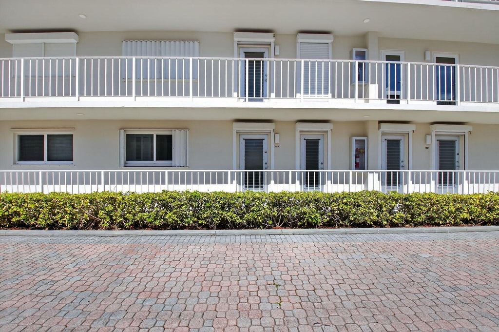 Image 2 of property listing at 3100 S Ocean Boulevard 102, Highland Beach, FL 33487