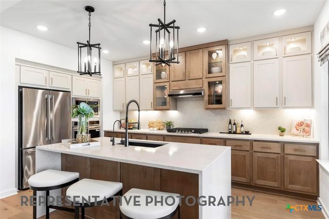 108 Top View Drive, Liberty Hill, TX 78642