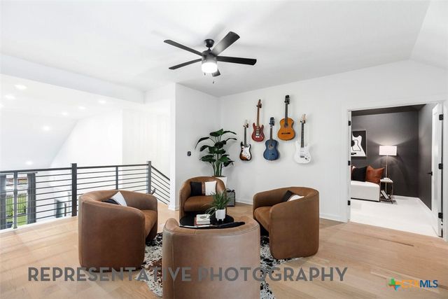 108 Top View Drive, Liberty Hill, TX 78642