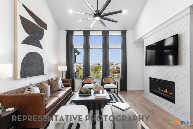 108 Top View Drive, Liberty Hill, TX 78642