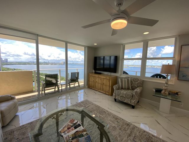 5440 N Ocean Drive 1501, Singer Island, FL 33404