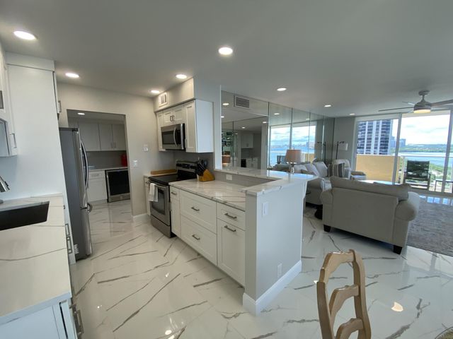 5440 N Ocean Drive 1501, Singer Island, FL 33404
