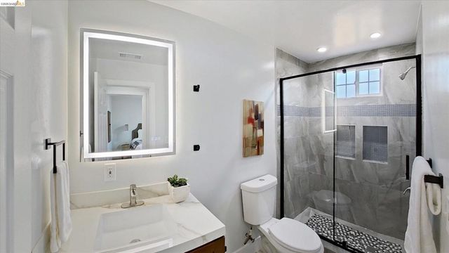697 Nevada Street, Oakland, CA 94603