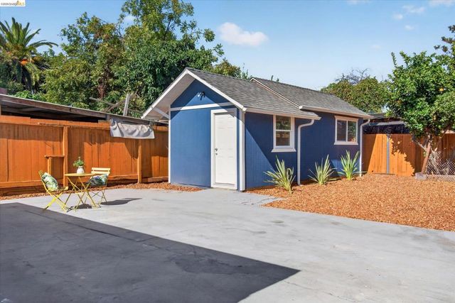 697 Nevada Street, Oakland, CA 94603