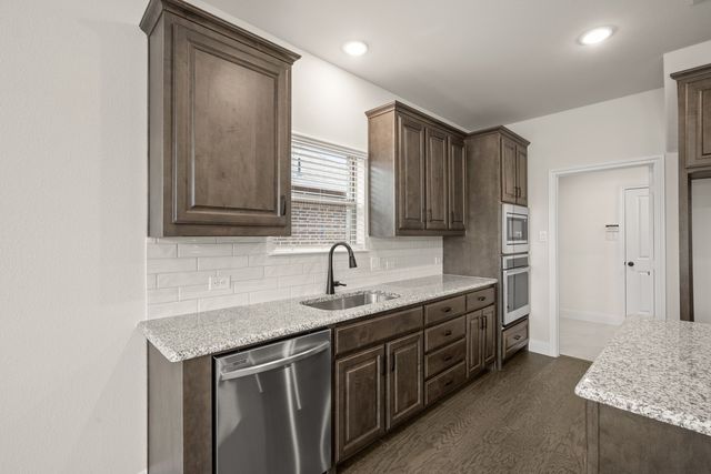 318 Bowrider Lane, Granbury, TX 76049