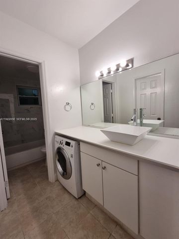 665 NE 83rd Ter 112, Miami, FL 33138