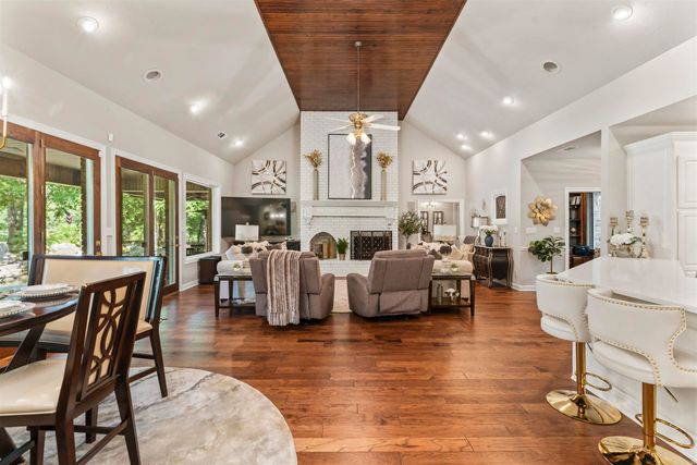 8 Darro Way, Hot Springs Village, AR 71909