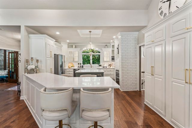 8 Darro Way, Hot Springs Village, AR 71909