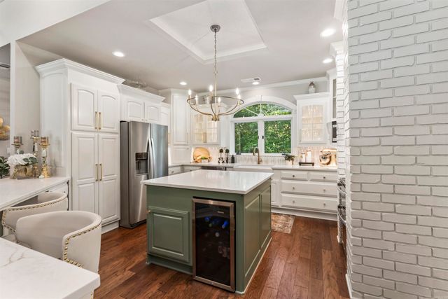 8 Darro Way, Hot Springs Village, AR 71909