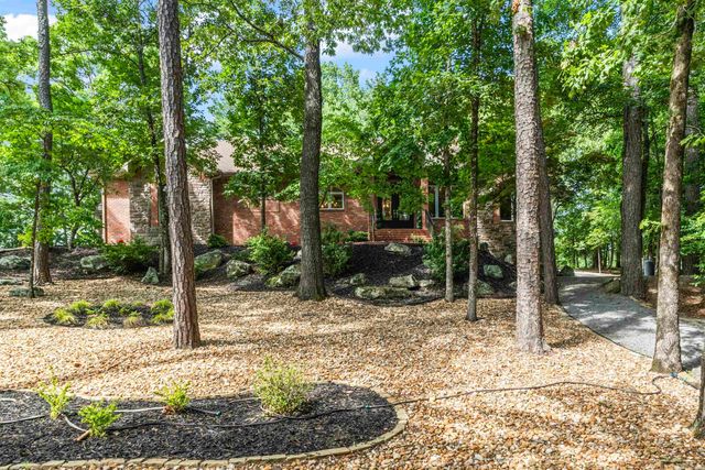 8 Darro Way, Hot Springs Village, AR 71909