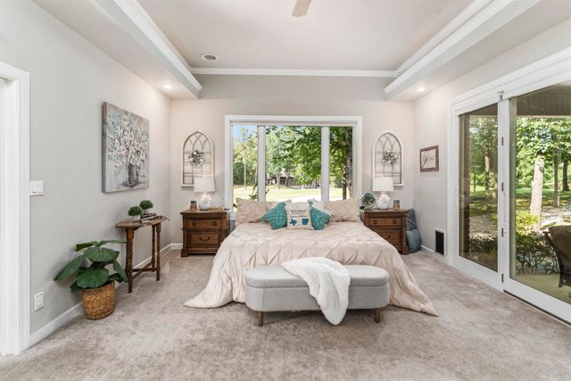 8 Darro Way, Hot Springs Village, AR 71909