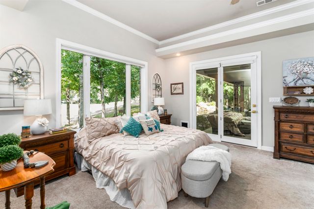 8 Darro Way, Hot Springs Village, AR 71909