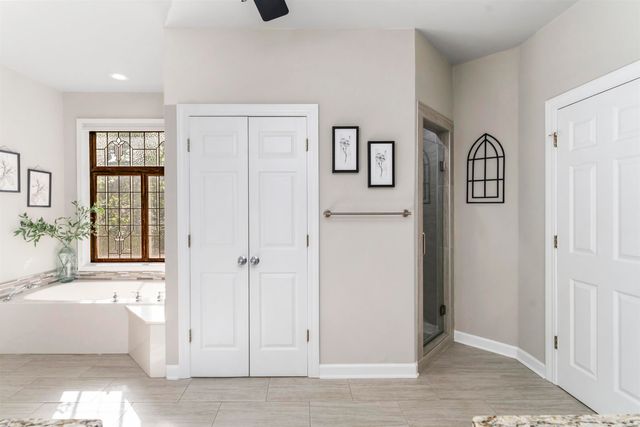 8 Darro Way, Hot Springs Village, AR 71909