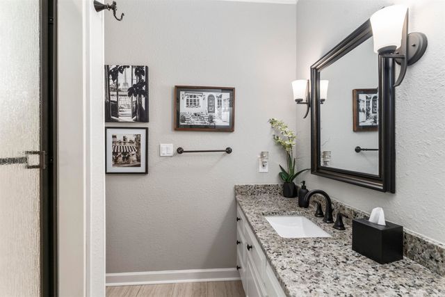 8 Darro Way, Hot Springs Village, AR 71909