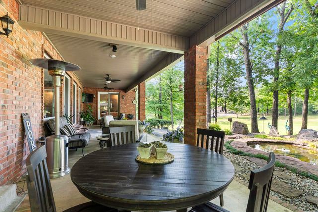 8 Darro Way, Hot Springs Village, AR 71909