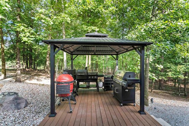 8 Darro Way, Hot Springs Village, AR 71909