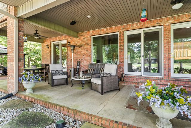 8 Darro Way, Hot Springs Village, AR 71909