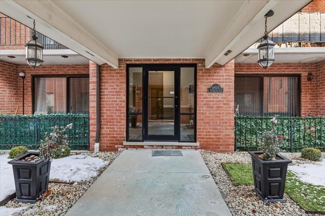 8426 W Catalpa Avenue 403, Chicago, IL 60656
