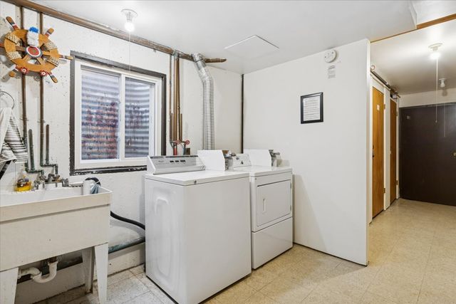 8426 W Catalpa Avenue 403, Chicago, IL 60656