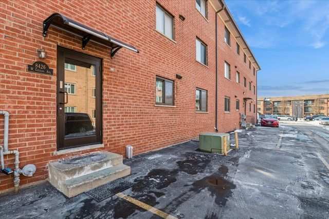 8426 W Catalpa Avenue 403, Chicago, IL 60656