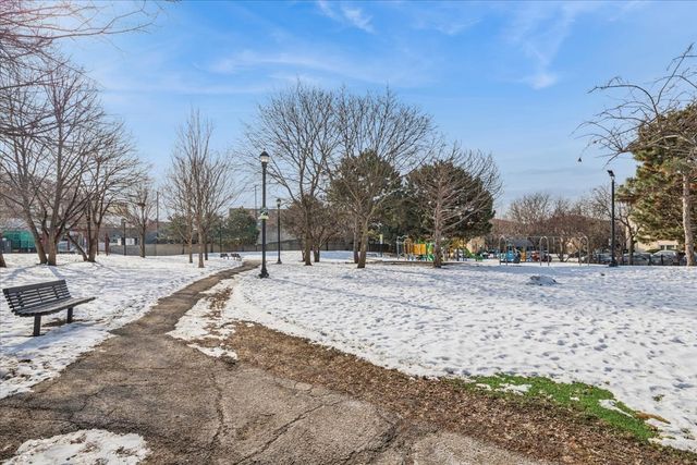 8426 W Catalpa Avenue 403, Chicago, IL 60656