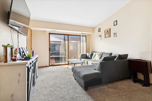 8426 W Catalpa Avenue 403, Chicago, IL 60656