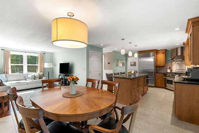 57 Middle Dunstable Road, Nashua, NH 03062