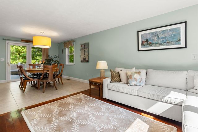 57 Middle Dunstable Road, Nashua, NH 03062
