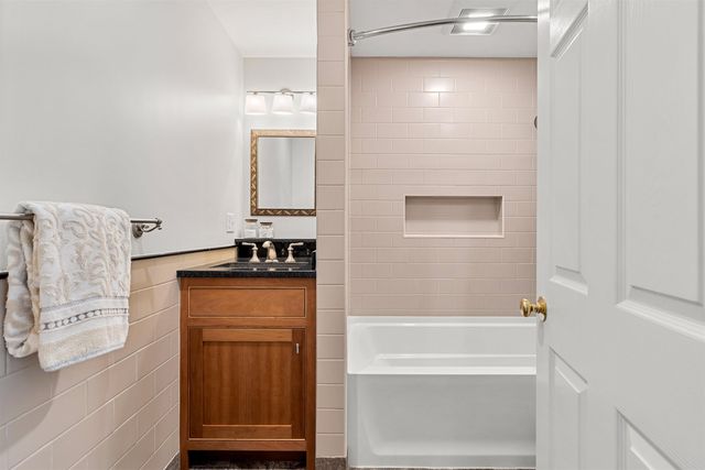 57 Middle Dunstable Road, Nashua, NH 03062