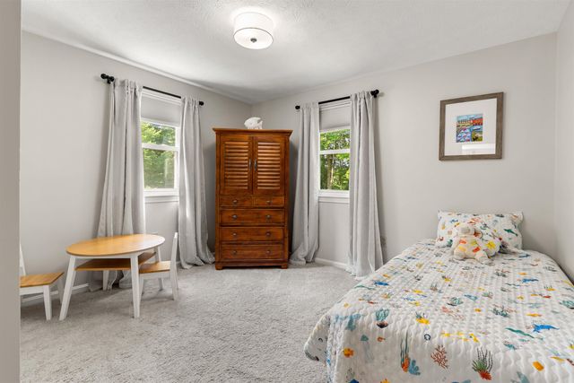 57 Middle Dunstable Road, Nashua, NH 03062