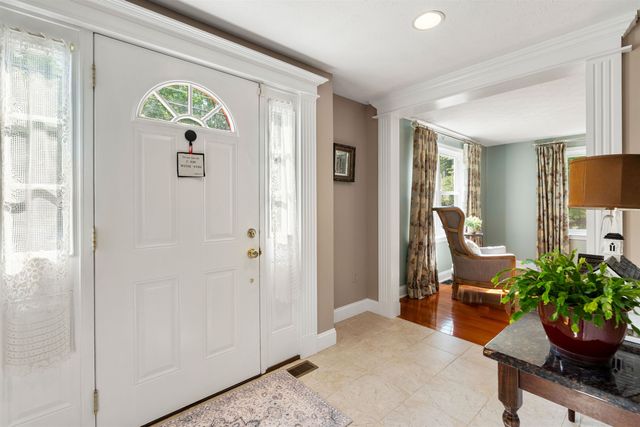 57 Middle Dunstable Road, Nashua, NH 03062