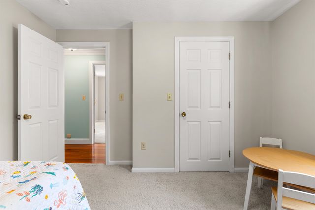 57 Middle Dunstable Road, Nashua, NH 03062