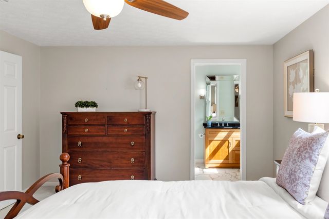 57 Middle Dunstable Road, Nashua, NH 03062