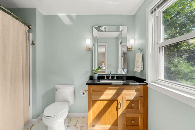 57 Middle Dunstable Road, Nashua, NH 03062