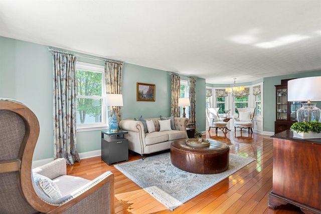 57 Middle Dunstable Road, Nashua, NH 03062