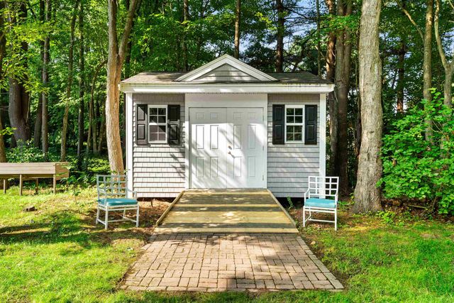 57 Middle Dunstable Road, Nashua, NH 03062