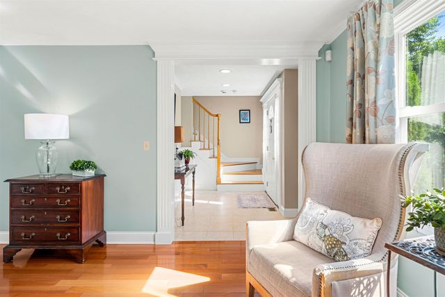 57 Middle Dunstable Road, Nashua, NH 03062