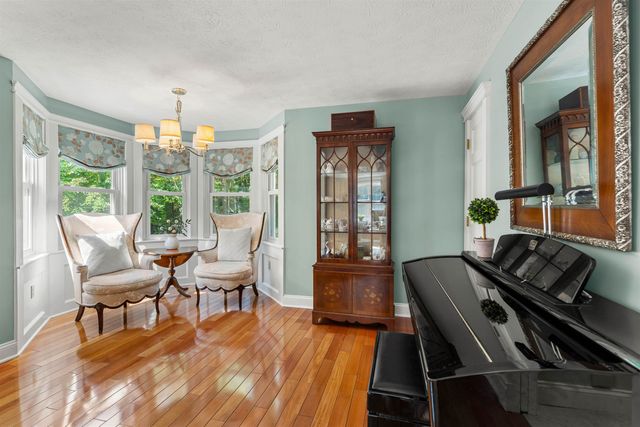 57 Middle Dunstable Road, Nashua, NH 03062