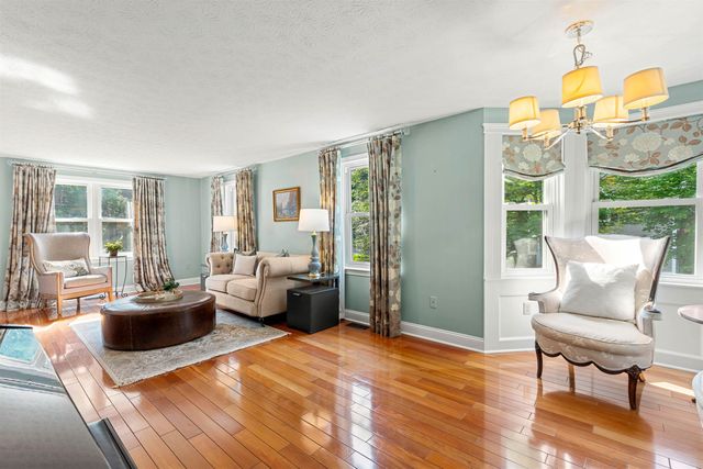 57 Middle Dunstable Road, Nashua, NH 03062