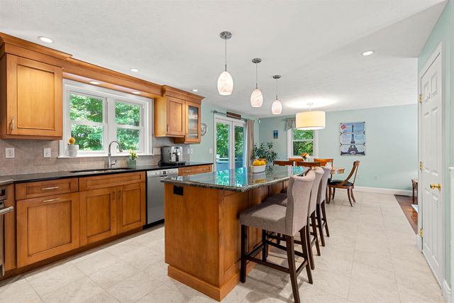 57 Middle Dunstable Road, Nashua, NH 03062