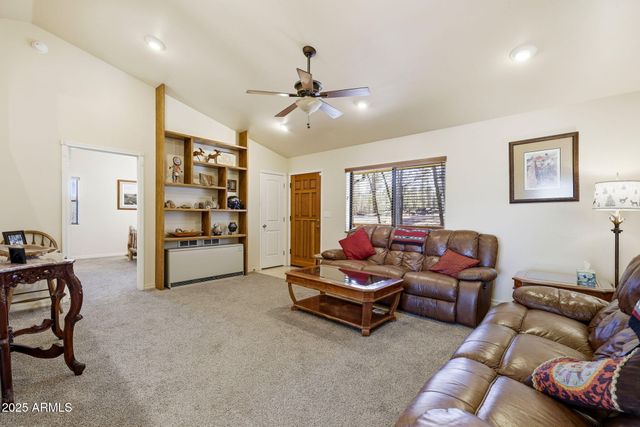 5518 PINE Drive, Pinedale, AZ 85934