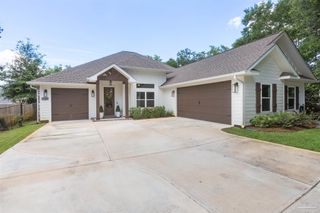 5100 Soundside Dr, Gulf Breeze, FL 32563