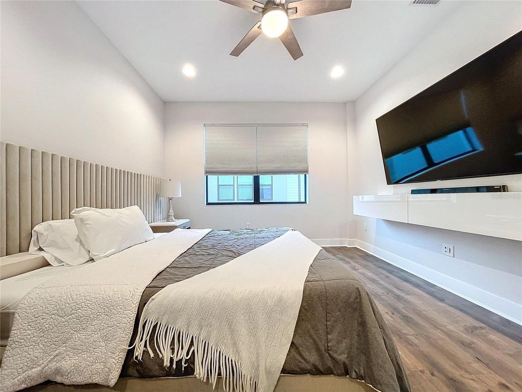 Image 37 of property listing at 2511 N GRADY AVENUE N 59, Tampa, FL 33607