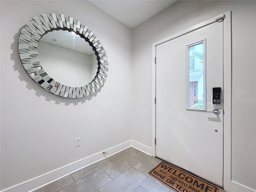 Image 6 of property listing at 2511 N GRADY AVENUE N 59, Tampa, FL 33607