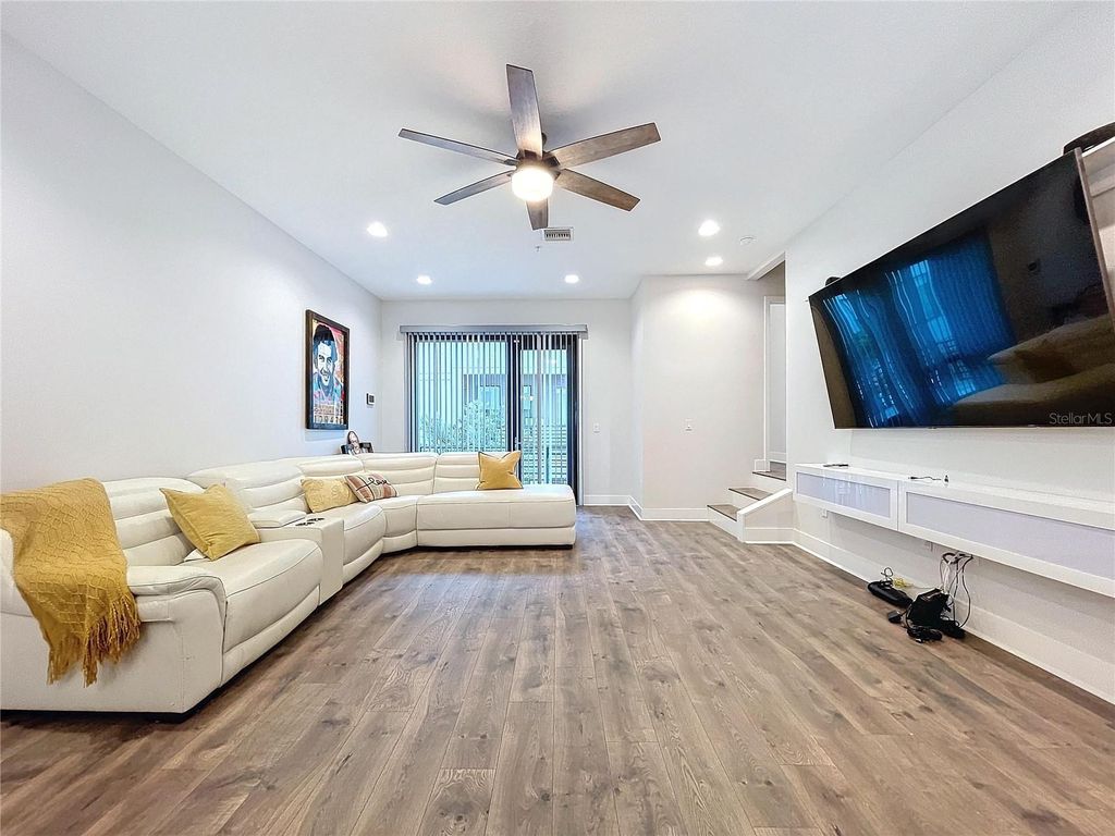 Image 8 of property listing at 2511 N GRADY AVENUE N 59, Tampa, FL 33607